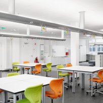 Experimentierplätze mit Deckeninstallation 1